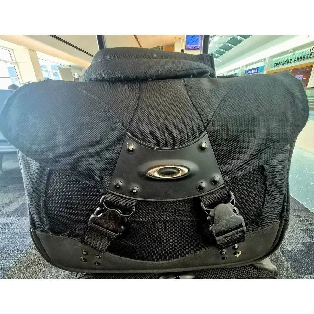 Oakley vintage bag